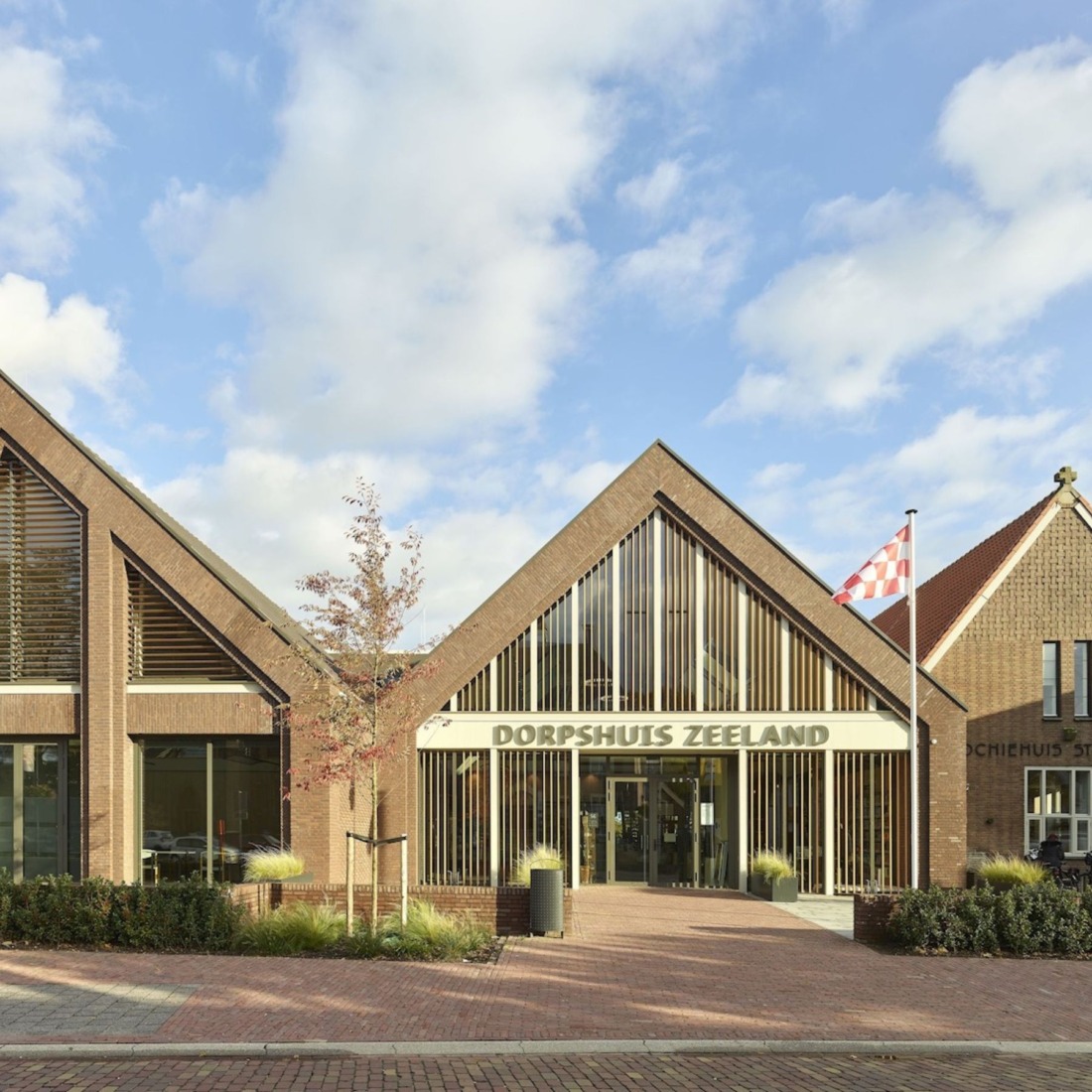 Naadloze integratie van domotiqa in high-end interieur door domotiQa.