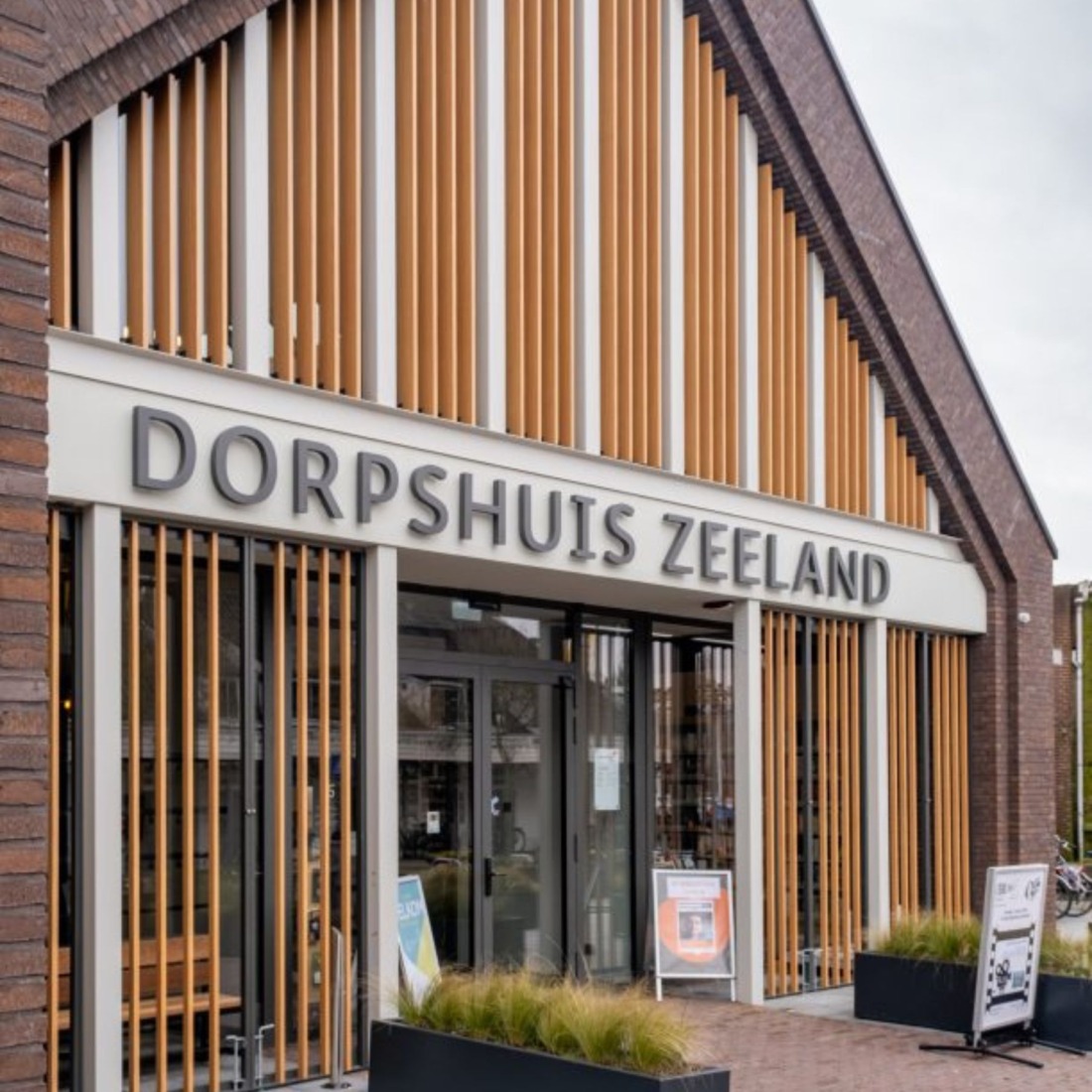 Naadloze integratie van domotiqa in high-end interieur door domotiQa.