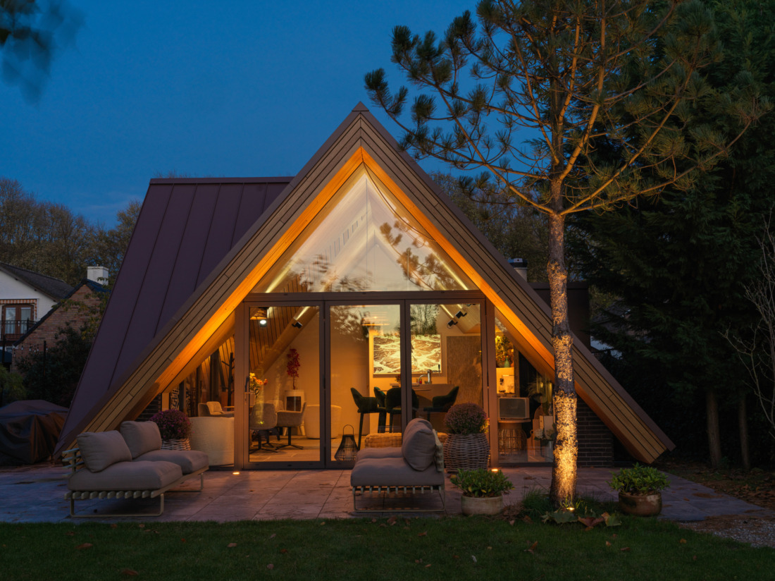 dynamische verlichting in een tuinhuis in oss door domotiqa