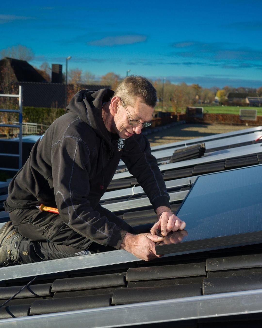 Naadloze integratie van domotiqa in high-end interieur door domotiQa.