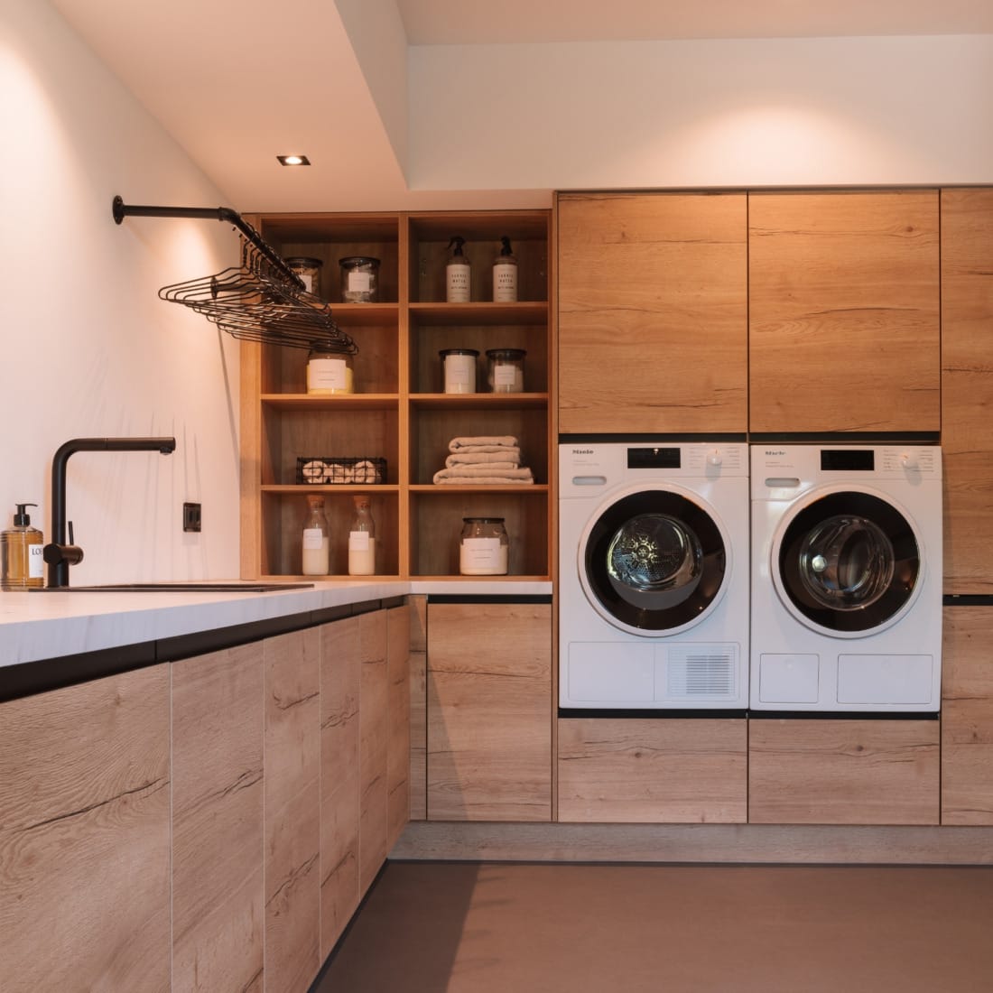 wasmachineombouw met geïntegreerde domotica van domotiQa