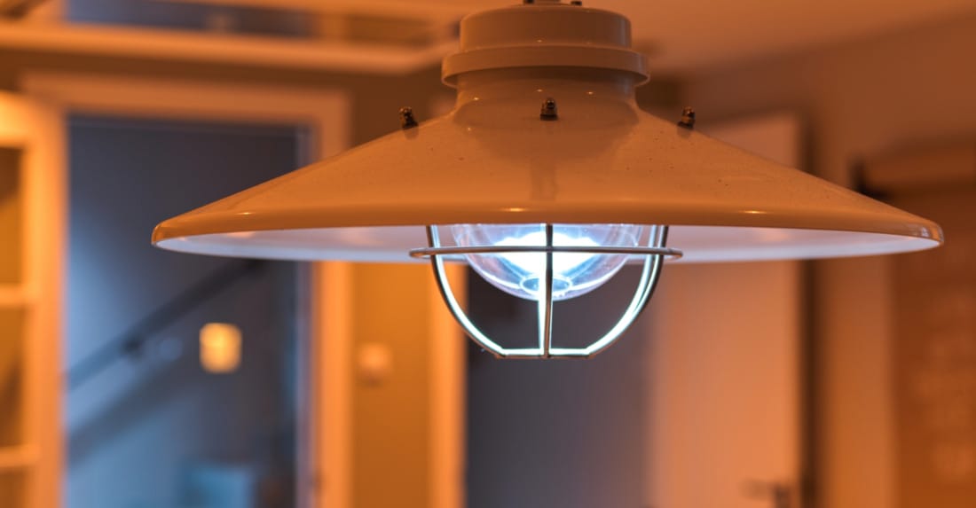 sfeervolle hanglamp met warm licht voor gezellige ambiance.