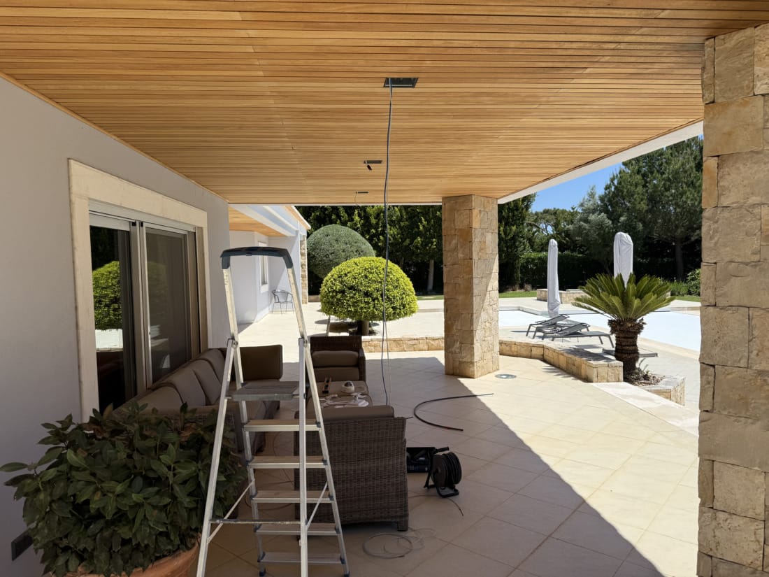 Modernisering van luxe villa in Portugal door domotiQa