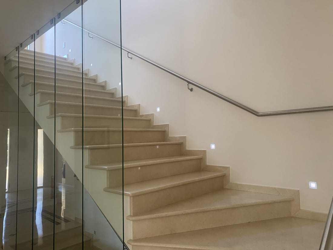 Modernisering van luxe villa in Portugal door domotiQa